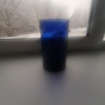 Sinine klaasist vaas või küünlaalus