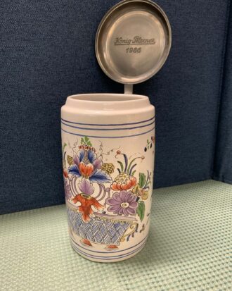 Kasutatud kaanega kann.