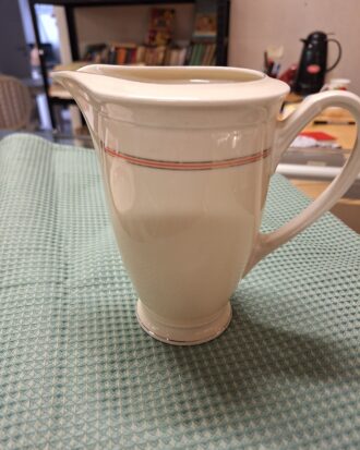 Kasutatud Thun Bohemia koorekann.